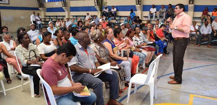 Mesa de trabajo en la comuna 15 gener&oacute; resultados positivos para  la comunidad