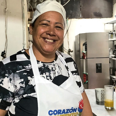 Una discapacidad que no le ha impedido atender en su comedor a m&aacute;s de 120 personas