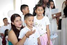 90 ni&ntilde;as y ni&ntilde;os vinculados al &lsquo;Modelo Cari&ntilde;o&rsquo; celebraron su transici&oacute;n a la educaci&oacute;n formal