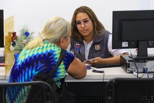 Con Feria de Servicios y entrega de reconocimientos, Cali celebr&oacute; D&iacute;a Internacional del Migrante