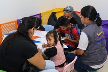 Con Feria de Servicios y entrega de reconocimientos, Cali celebr&oacute; D&iacute;a Internacional del Migrante