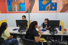 Con Feria de Servicios y entrega de reconocimientos, Cali celebr&oacute; D&iacute;a Internacional del Migrante
