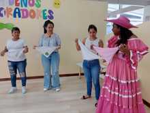 Celebramos una jornada de cuidado y mimos con las madres de la comuna 10 de Cali