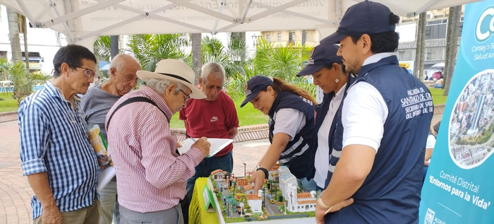Jornada educativa de salud ambiental en la Plaza de Cayzedo