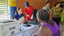 Vecinos de la comuna 21 disfrutaron de los servicios gratuitos del Int&eacute;grate M&oacute;vil