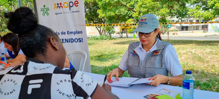 Vecinos de la comuna 21 disfrutaron de los servicios gratuitos del  Int&eacute;grate M&oacute;vil