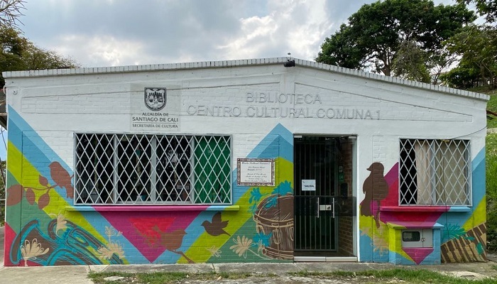 Biblioteca P&uacute;blica Centro Cultural Comuna 1