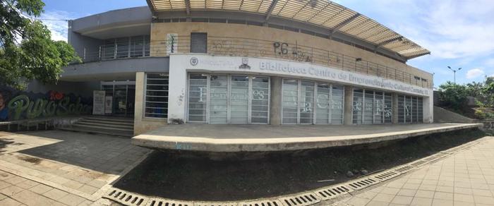 Biblioteca P&uacute;blica Centro de Emprendimiento Cultural Comuna 13