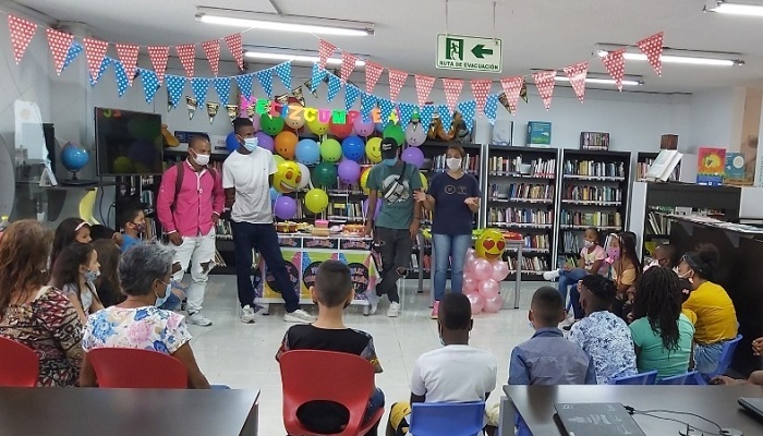Biblioteca P&uacute;blica Rigoberta Mench&uacute;