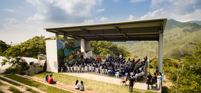 Nominada al premio Daniel Samper Ortega, la Biblioteca P&uacute;blica de la Comuna 1