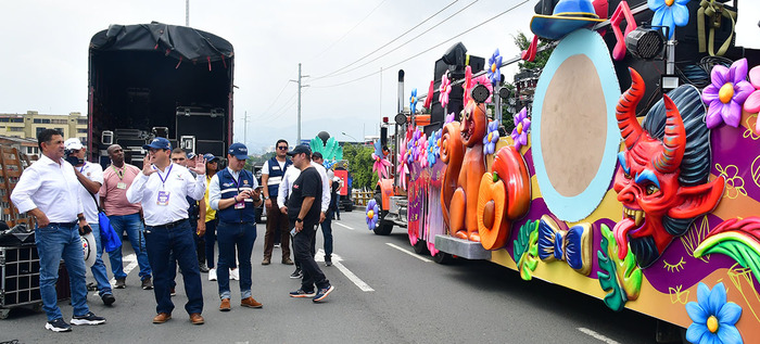 Carrozas llenas de arte, identidad y cultura rodar&aacute;n en los desfiles de la Feria de Cali