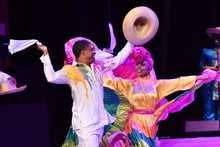 Agrupaciones nacionales e internacionales brillaron en la primera gala del Encuentro Mundial de Culturas Populares 