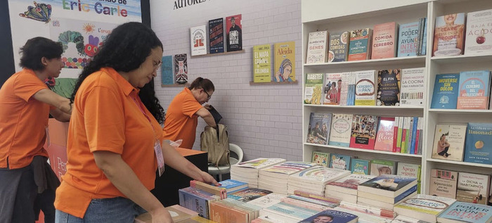 Pase la p&aacute;gina. Vaya a la Feria del Libro