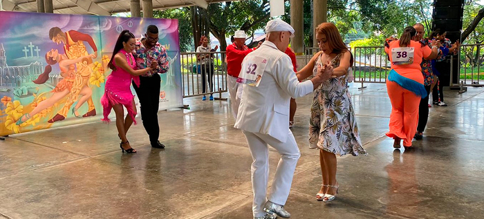 Seleccionadas parejas de bailadores sociales para el Sals&oacute;dromo