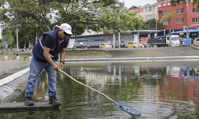 Contin&uacute;an labores de mantenimiento en las fuentes ornamentales  de Cali