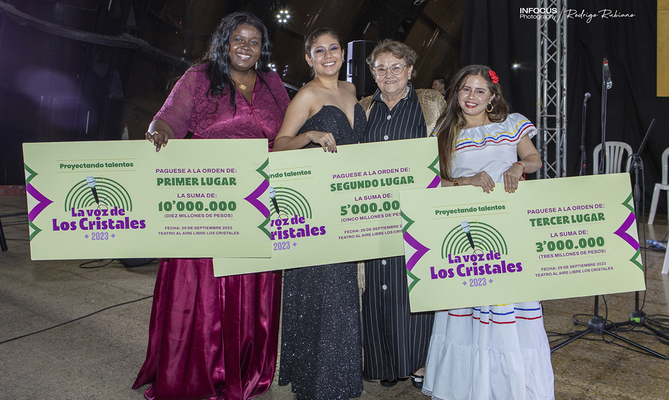 &iexcl;Atenci&oacute;n cantantes aficionados, los estamos buscando!  Abrimos convocatoria para el concurso  &lsquo;La Voz de Los Cristales&rsquo;