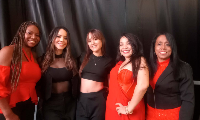 Caseta del norte goz&oacute; al ritmo de la salsa femenina