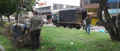 Segunda jornada amor por Cali  liber&oacute; corredores viales de 48 toneladas de residuos