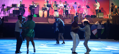 Orquesta de invidentes encendi&oacute; al p&uacute;blico en el Festival Mundial de Salsa