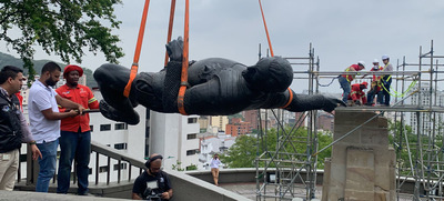Estatua de Sebasti&aacute;n de Belalc&aacute;zar volvi&oacute; a su pedestal