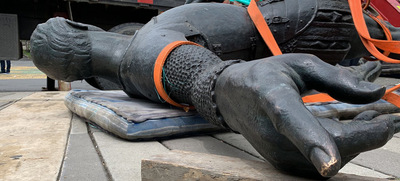 Comienza la instalaci&oacute;n de la estatua de Sebasti&aacute;n de Belalc&aacute;zar