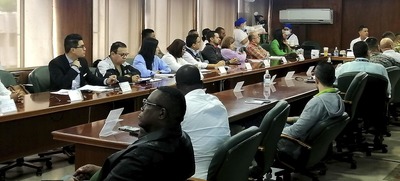 Movilidad brinda acompa&ntilde;amiento a conductores en  la v&iacute;a Cali-Candelaria por desbordamiento del r&iacute;o Cauca