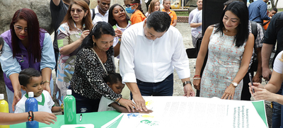 Semana Distrital por la Primera Infancia comenz&oacute; con la firma de un pacto de ni&ntilde;as y ni&ntilde;os con la Alcald&iacute;a de Cali