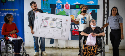 Personas en condici&oacute;n de discapacidad resaltan importancia del nuevo sistema de semaforizaci&oacute;n inteligente