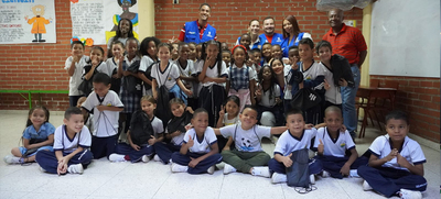 Ni&ntilde;as y ni&ntilde;os de Manuela Beltr&aacute;n recibieron a Hacienda con alegr&iacute;a