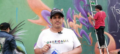 Una esquina gris transformada en vida