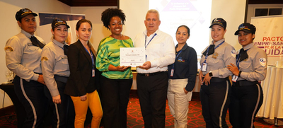 Clausura de la Escuela Empresarial Tejiendo Camino por la Equidad