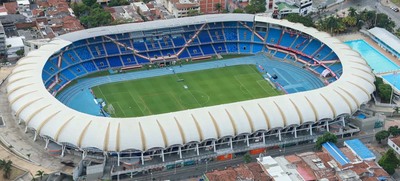 Grupo de damnificados de Rosas, Cauca, invitado de honor al partido inaugural del Sudamericano Sub-20
