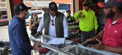 Autoridades desplegaron operativos contra la comercializaci&oacute;n ilegal de autopartes