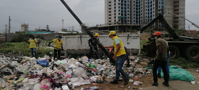 EDRU sigue combatiendo puntos cr&oacute;nicos de basuras y escombros  en el &aacute;rea de renovaci&oacute;n urbana