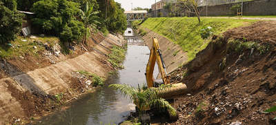 300 toneladas de residuos se han retirado del Canal Oriental de aguas lluvias