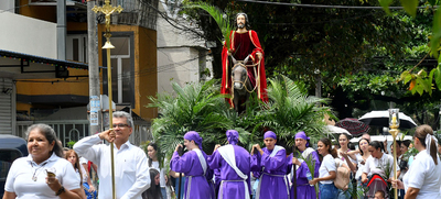Inici&oacute; Semana Santa en la &lsquo;sucursal del cielo&rsquo;