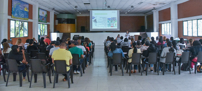 Capacitan a directivos y docentes de instituciones educativas oficiales en pr&aacute;cticas de vida saludable