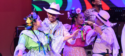 El talento del Encuentro Mundial de las Culturas Populares llega a los centros comerciales