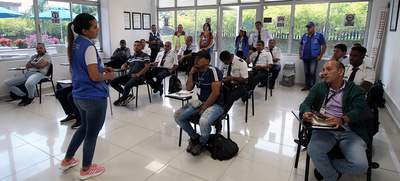 Conductores del MIO reciben taller sobre derechos y deberes de las personas en situaci&oacute;n de calle