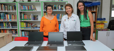 Bibliotecas escolares se refuerzan con donaci&oacute;n de computadores