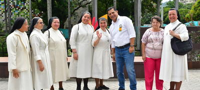 Feria artesanal: conozca emprendimientos populares nacionales e internacionales en el Bulevar del R&iacute;o.