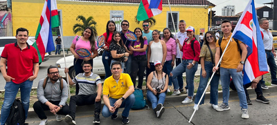 Los &lsquo;Ticos&rsquo; se lucieron en el desfile del I Encuentro Mundial de Culturas Populares