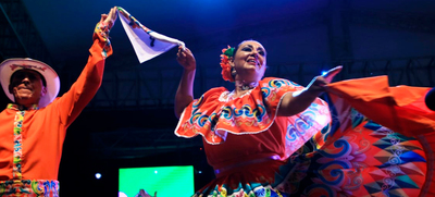 Cierre apote&oacute;sico de la &lsquo;Gran Parada de las Culturas Populares&rsquo; en el Bulevar del R&iacute;o