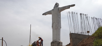 Cristo Rey vuelve a lucir su velo blanco sin estructura met&aacute;lica