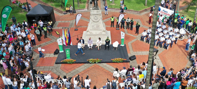 Renuevan adoquines en la reapertura de la Plaza de Cayzedo