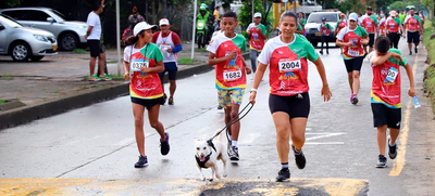 En Cali se corrieron 3 kil&oacute;metros donde la familia fue protagonista