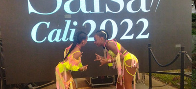 Valentina Castillo y Danna Sarasti, campeonas del Festival Mundial de Salsa en 2022, se alistan para la nueva edici&oacute;n