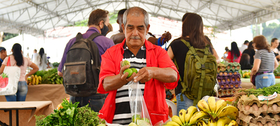 Antes de celebrar este fin de semana, recuerde ir de compras a los &lsquo;Mercados Campesinos&rsquo;