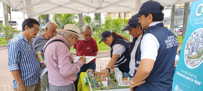 Jornada educativa de salud ambiental en la Plaza de Cayzedo