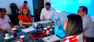 Movilidad realiza mesa t&eacute;cnica con taxistas para combatir el transporte informal